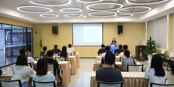 東創集團受邀到廣西產業技術創新服務示范園區作職稱申報培訓！